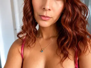 Wildredhair_  live sex cam
