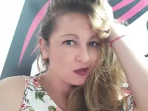 AnieHorny  live sex cam