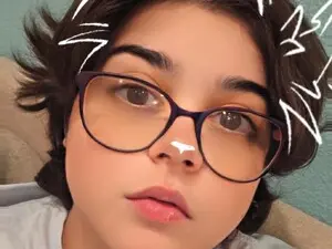 Feralcritter  live sex cam