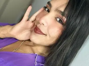 Michelle_11  live sex cam