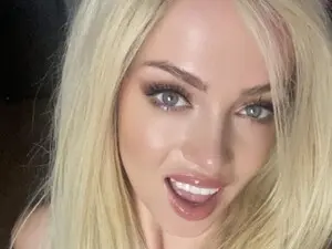 Nadyasoft  live sex cam