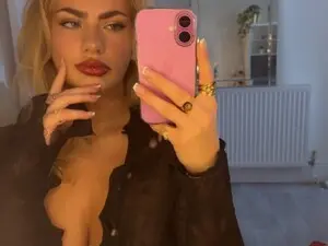 Sweetcheeks1  live sex cam