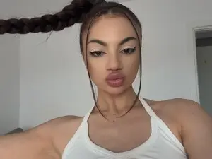 ToxicAnne  live sex cam