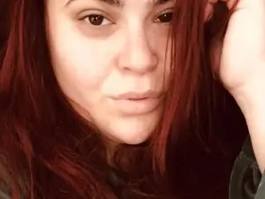 Delicateflowe  live sex cam