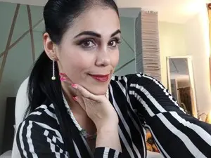 Girasolwalton  live sex cam