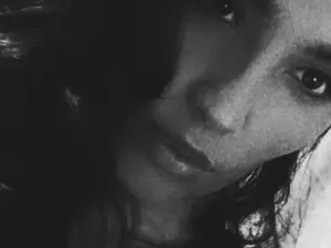 HOLY_BRUNE  live sex cam