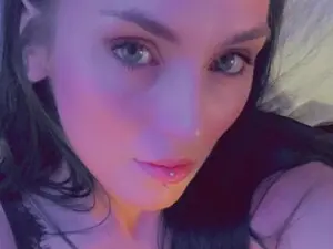 MarleyMadis  live sex cam