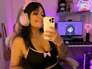 Charlotteee  live sex cam
