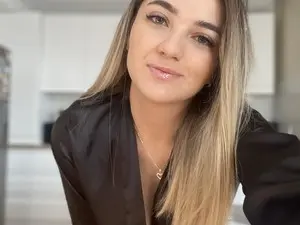 Cutejessy23  live sex cam