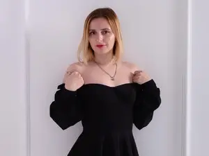 DerrieStar  live sex cam