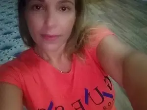 Layla2022  live sex cam