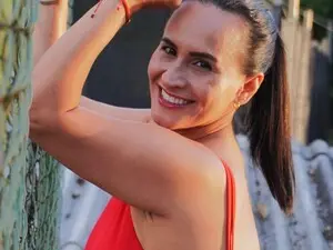 Saracharmy  live sex cam