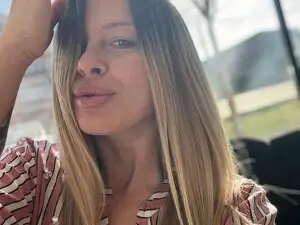 KatteAllya  live sex cam