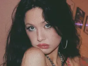 Bbyvalentinex  live sex cam