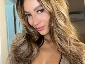 Feralkittenn  live sex cam