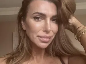 Into_Mary  live sex cam