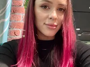 Lil_reya  live sex cam