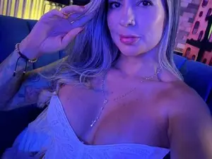 AlannaMoore  live sex cam