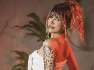 AriJhonnson  live sex cam