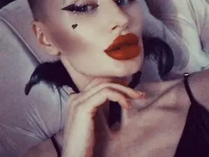 BeatrixDiaz  live sex cam