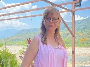 Mature_hotxxx  live sex cam