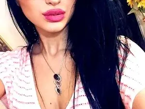RubyyBee  live sex cam