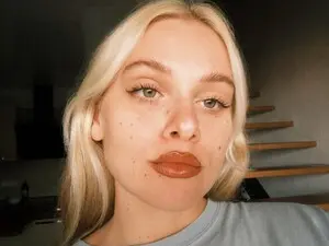 AngelOfBoom  live sex cam