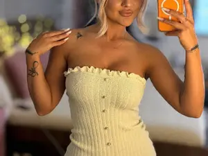 AnitaCruisze  live sex cam