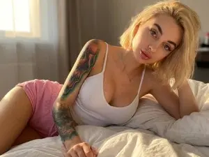 YourLizzyDoll  live sex cam