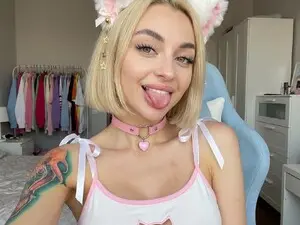 YourLizzyDoll  live sex cam