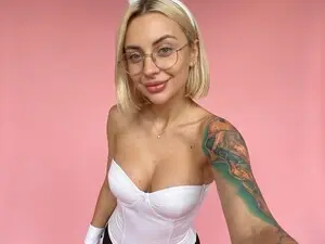 YourLizzyDoll  live sex cam