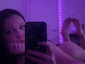 Sexywithsaint  live sex cam