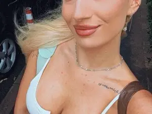 Ella_Charm  live sex cam