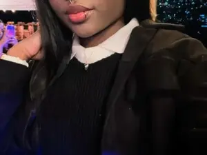 Gabyebony  live sex cam