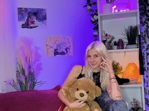 EmilySwan  live sex cam