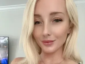 Izzybb18  live sex cam