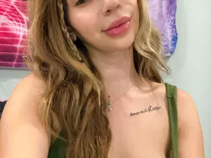 Helpfulbabexo  live sex cam