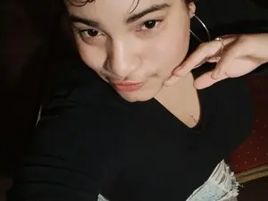 Isahotboobs  live sex cam