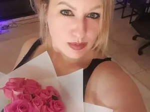 MariemLui  live sex cam