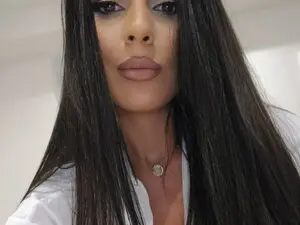Rose4Lucy  live sex cam