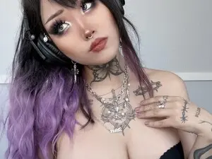 TATTOOEDWAIFU  live sex cam