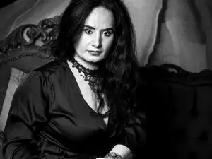 MistressThara  live sex cam