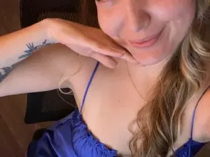 Monica  live sex cam