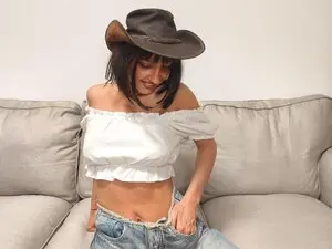 Perlaa  live sex cam