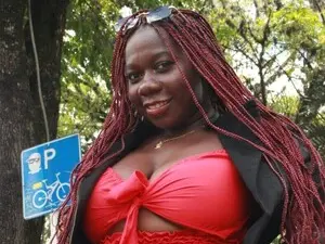 Chrishadoll  live sex cam