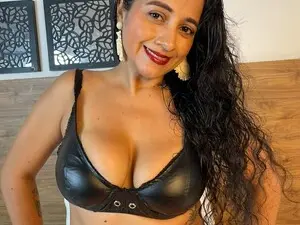 CHARLOTTEEJONES_  live sex cam