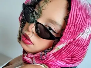 Nessa2wine  live sex cam