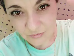 Roze4Lady  live sex cam