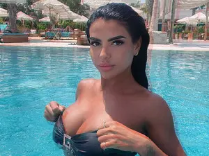 Alenaxoxo  live sex cam