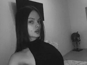 Ariella_ari  live sex cam